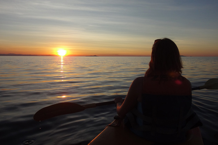 mumbo-island-paradise-malawi-blog-malawian-style-sunset-kayak