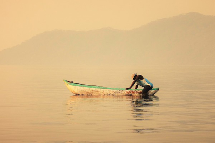 when-visit-malawi-blog-malawian-style-Malawi-boat